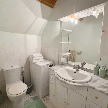 Large House With Garden And Terrace In Semesterbostad *